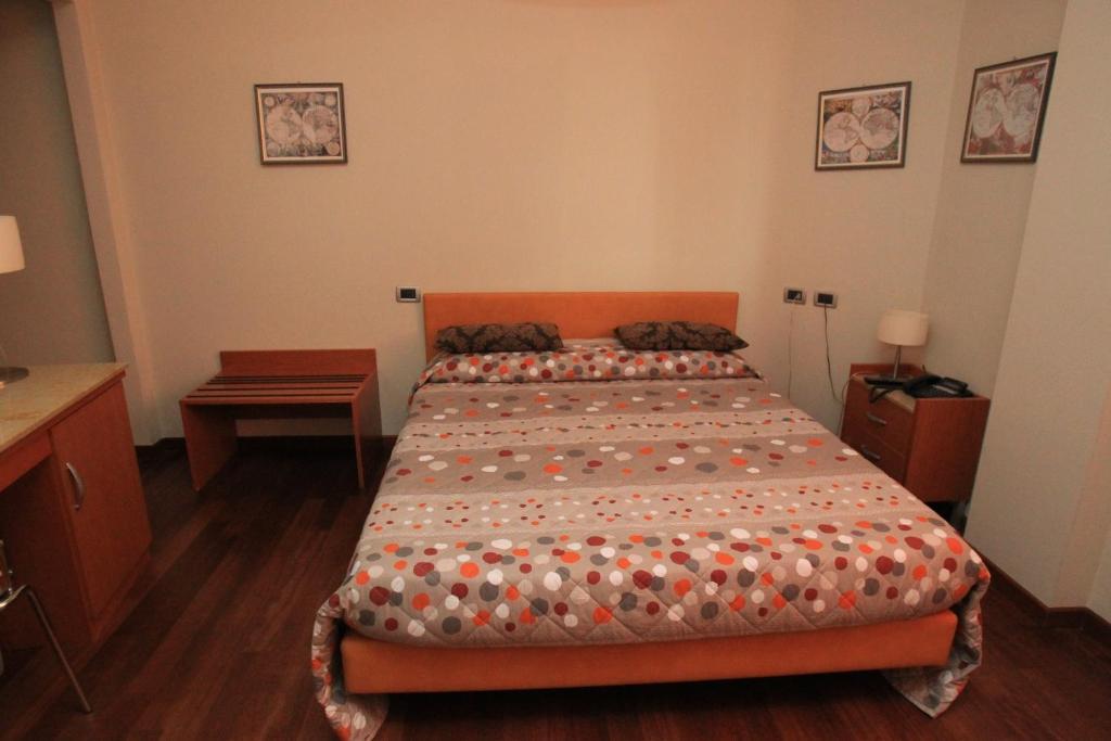 Hotel Santa Caterina Bérgamo Habitación foto